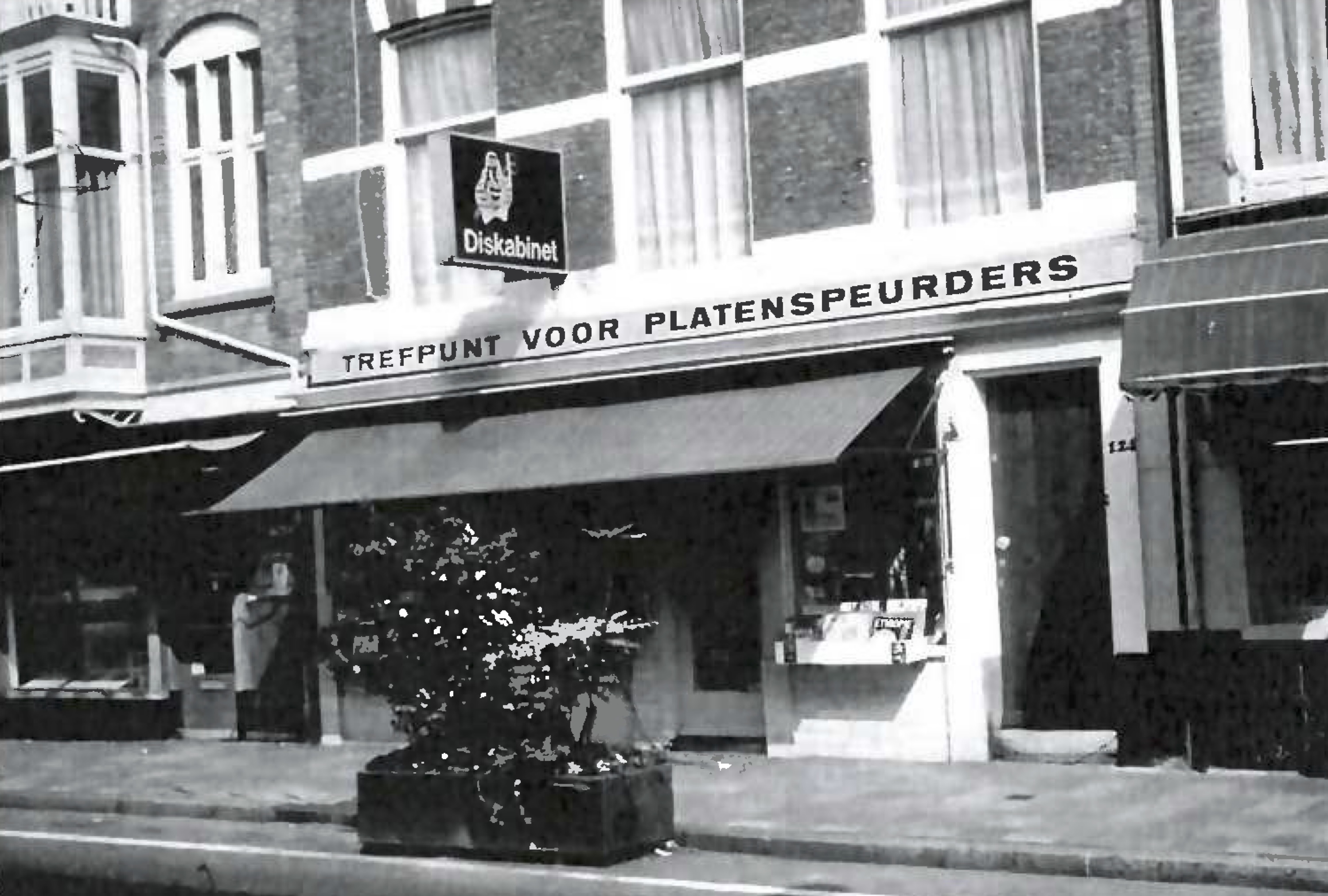 Diskabinet in 1977 in de Javastraat in Den Haag. Foto uit privécollectie.
