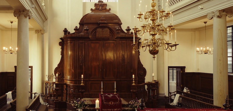 De kast van de Heilige Arke