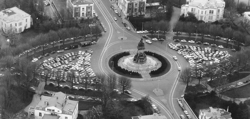 Luchtfoto van Plein 1813 1972. Foto: Juno