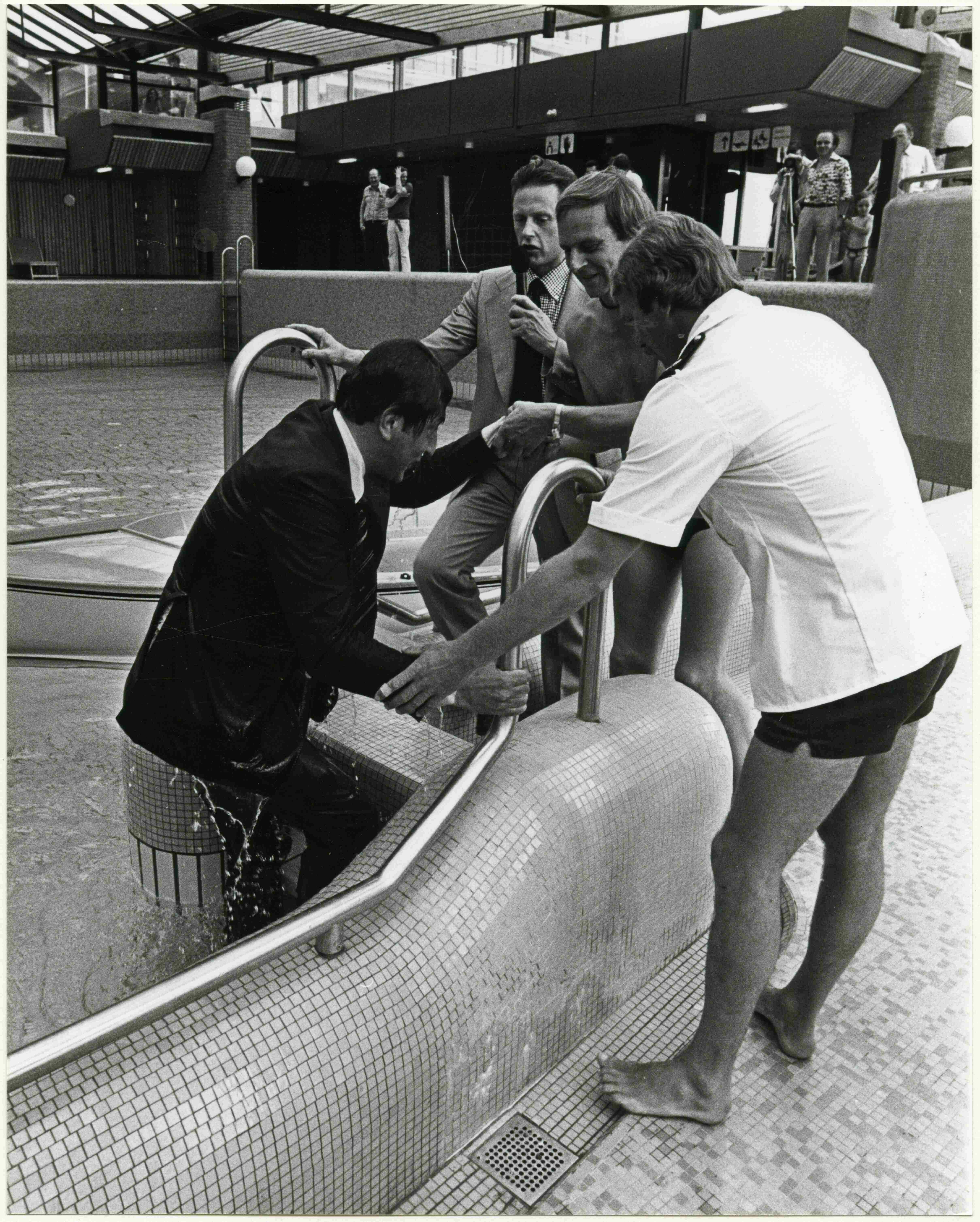 De staatssecretaris van Cultuur Recreatie en Maatschappelijk Werk G.C. Wallis de Vries, fotograaf Robert Scheers 1979