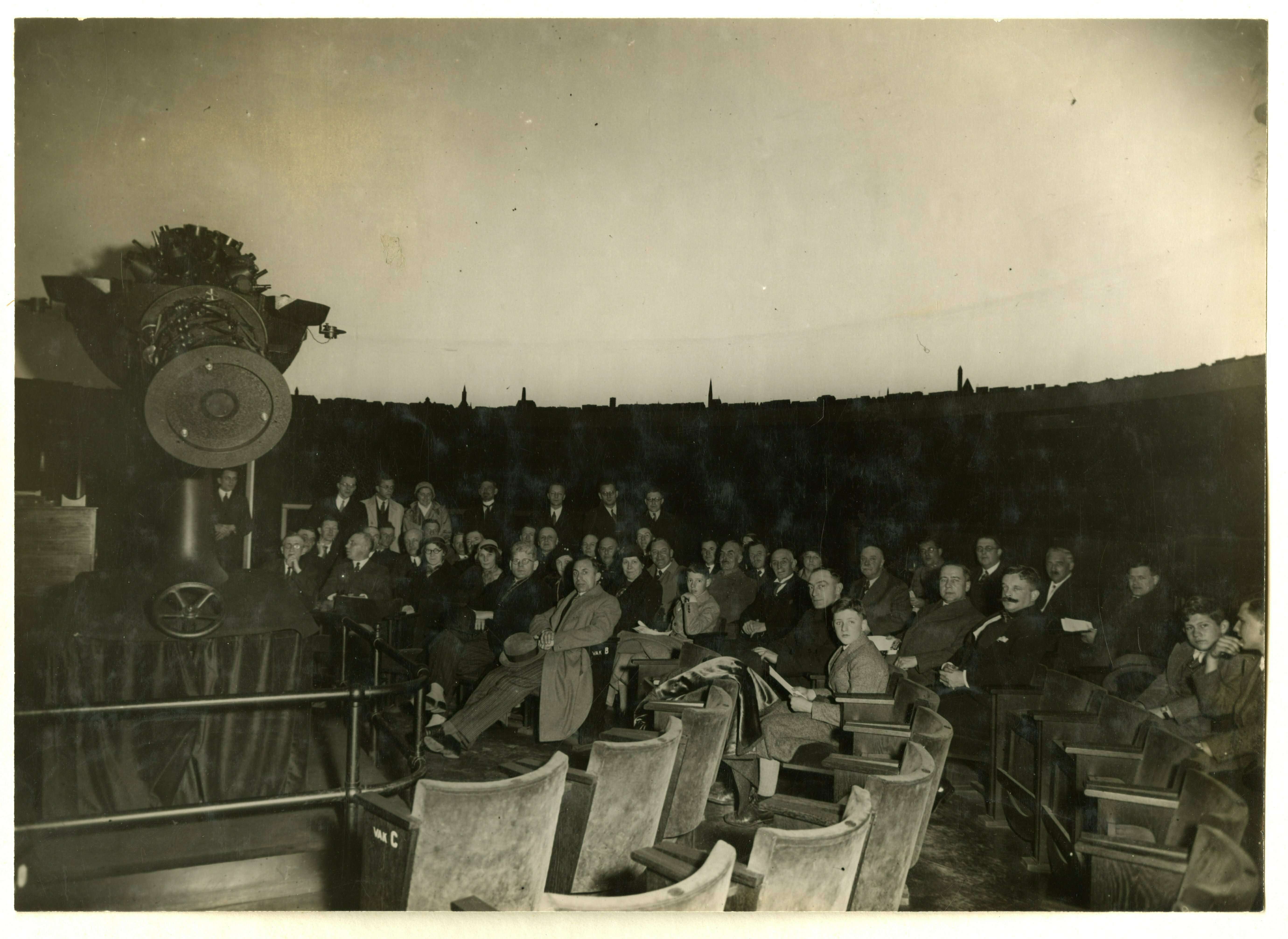 Planetarium van de Haagsche Courant, foto: Gompers 1934