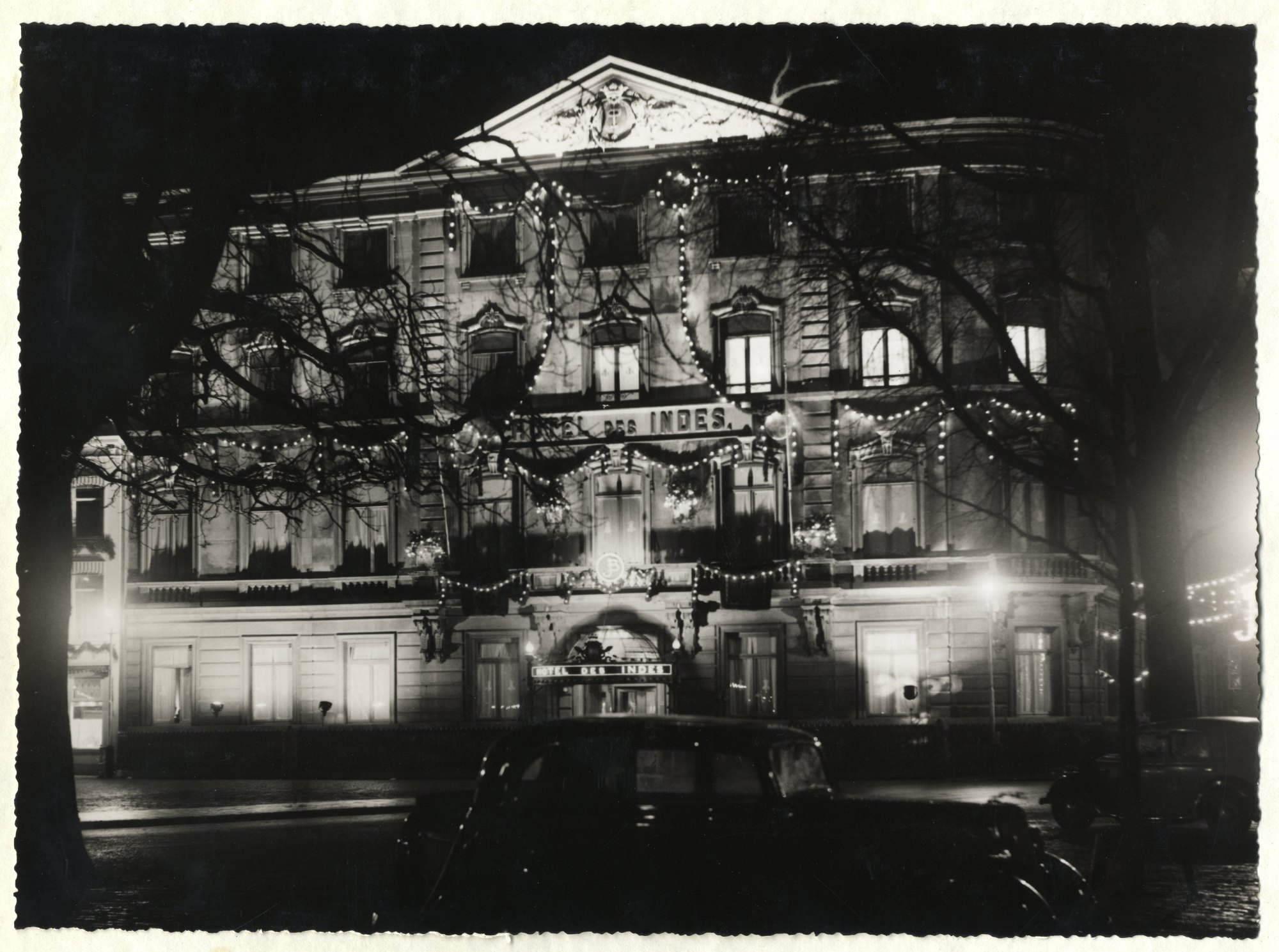 Hotel des Indes, 1937, maker H Lamme