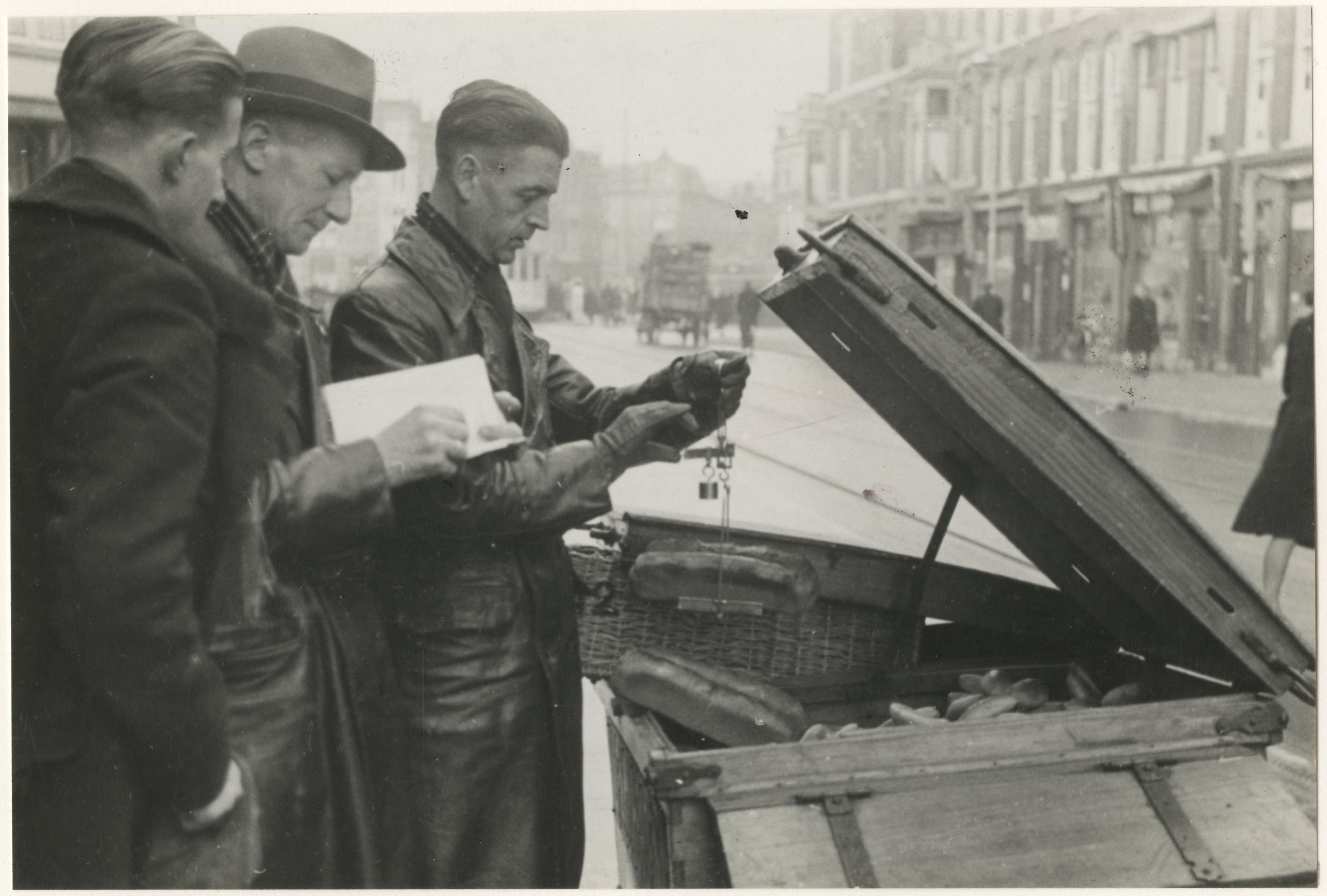 Keuringsdienst van waren, 1947, maker onbekend