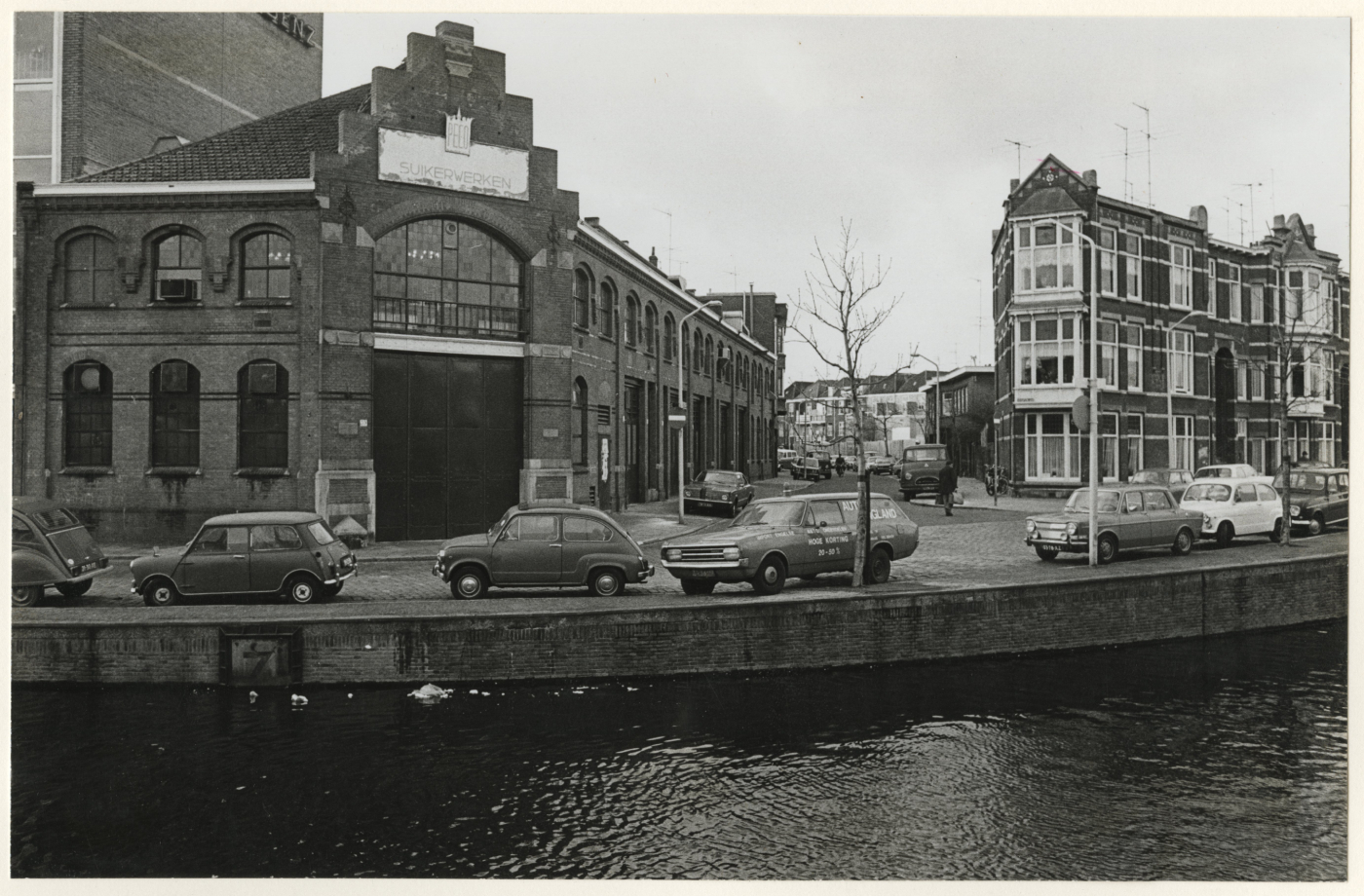 Schapenlaan, hoek Zoutkeetsingel, gezien van de Lijnbaan, 1974, maker P.G. Kempff