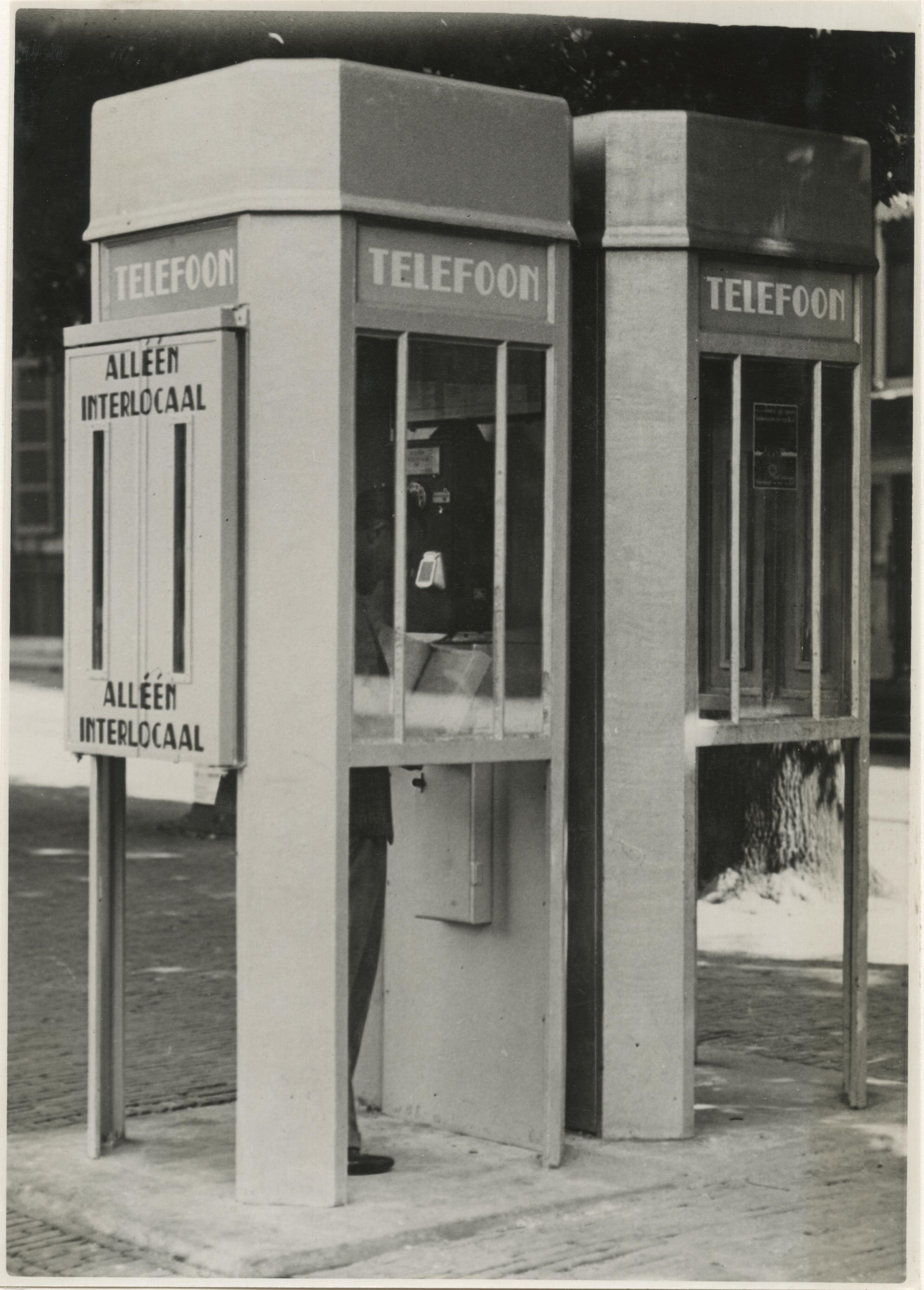 Telefooncellen op het Plein, 1935, maker onbekend