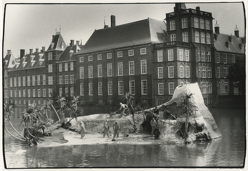 Tropisch eiland in de Hofvijverm 1987, maker Jan Stegeman