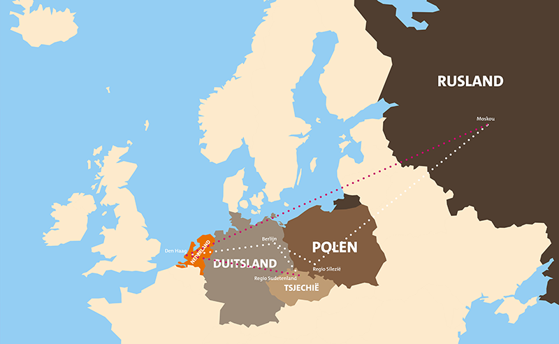 Wereldkaart met de reis van de Russische archiefdozen
