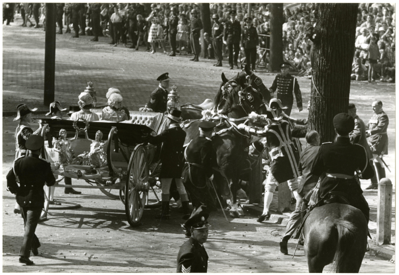 Koetsenbotsing Prinsjesdag 1963, fotograaf Walter de Maar