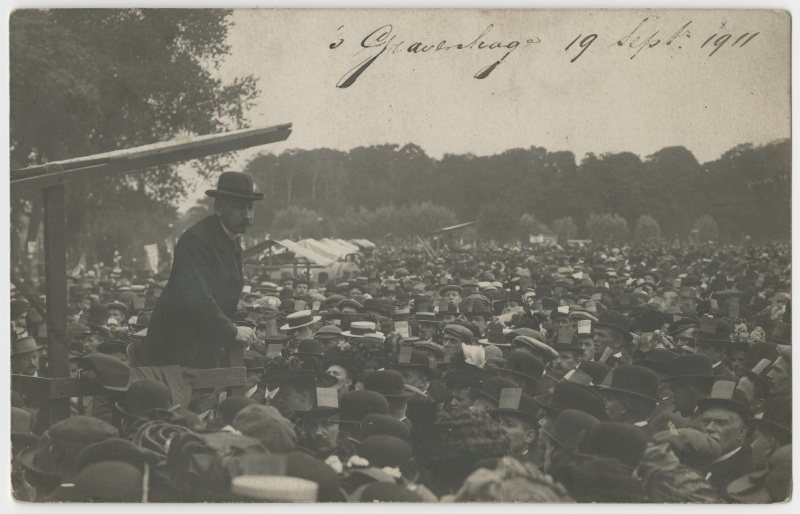 P.J. Troelstra, demonstratie 1911, maker onbekend