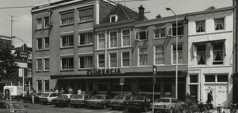 IJssalon Florencia aan de Torenstraat, foto dienst voor de stadsontwikkeling 1981 IJssalon Florencia aan de Torenstraat