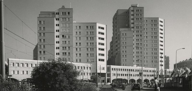 Palacepromenade met flats gefotografeerd in 1995 door John Lamet