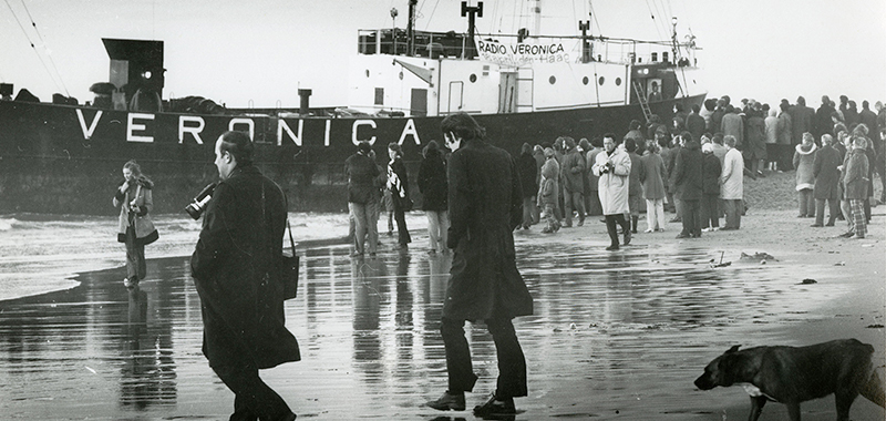 Gestrand zendschip Norderney van Veronica | fotograaf: H.W.J. de Jong Gestrand zendschip Norderney van Veronica | fotograaf: H.W.J. de Jong